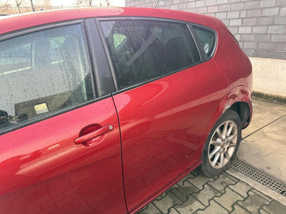 Seat Leon 1P original T&uuml;r hinten links LS3X Rojo Rubi 5 T&uuml;rer Rohbau BJ06